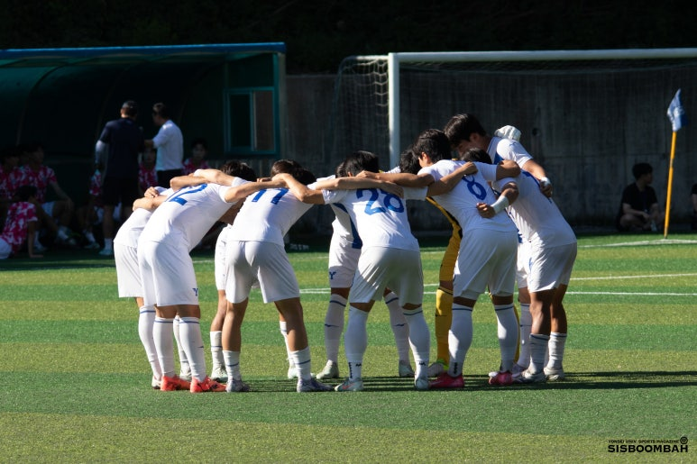 [2025 12월호 vol.72] INSIDE FOOTBALL: 완벽했던 정기 연고전 완승과 4년 만에 U리그1 권역 우승, 왕중왕전 4강까지, 연세대학교의 2025 시즌 결산